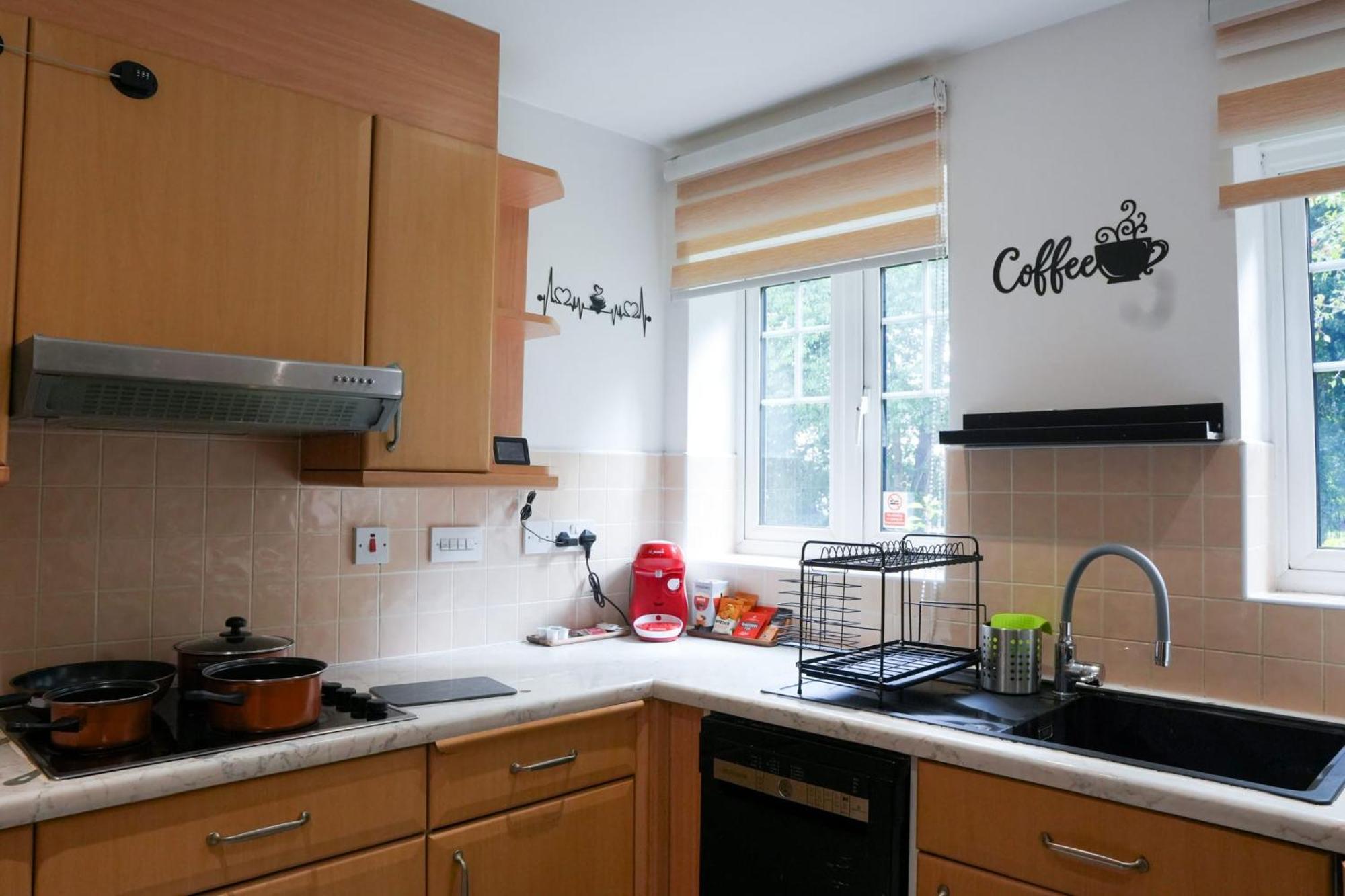 ברמינגהאם Whole 2-Bed Apartment - Contractors, Professionals, Ulez Free, Free Parking, B'Ham City 10Mins מראה חיצוני תמונה